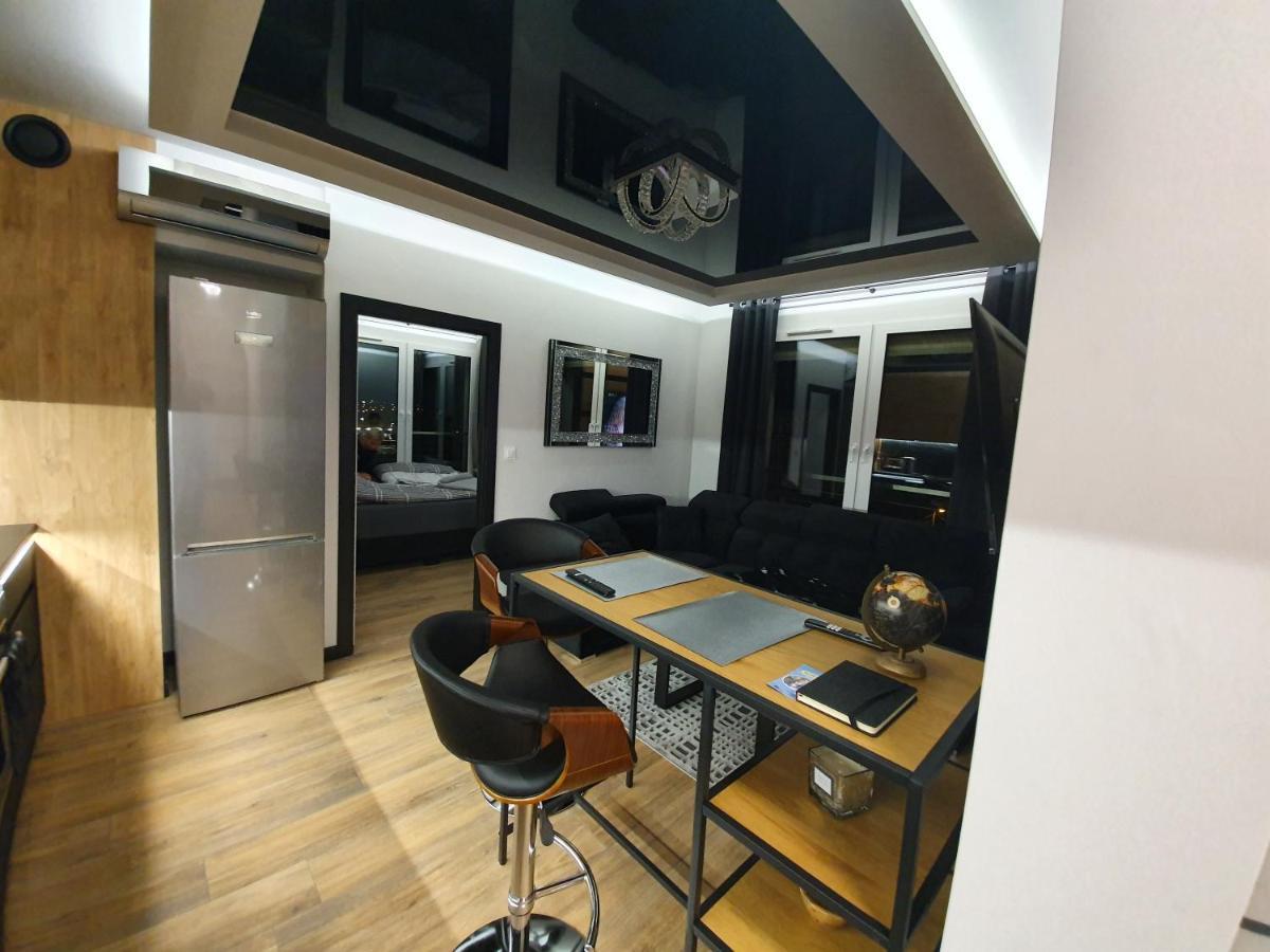 Apartament Skarbowa 1 A Silver And Gold 莱什诺 外观 照片