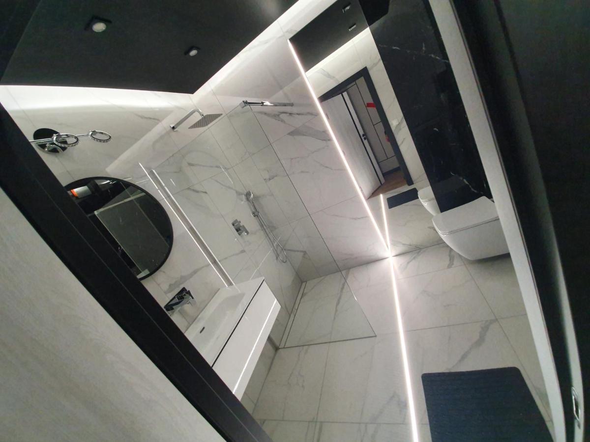 Apartament Skarbowa 1 A Silver And Gold 莱什诺 外观 照片